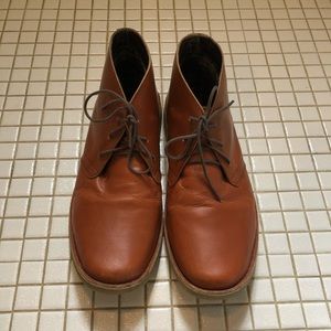 Men’s size 10 leather desert boots